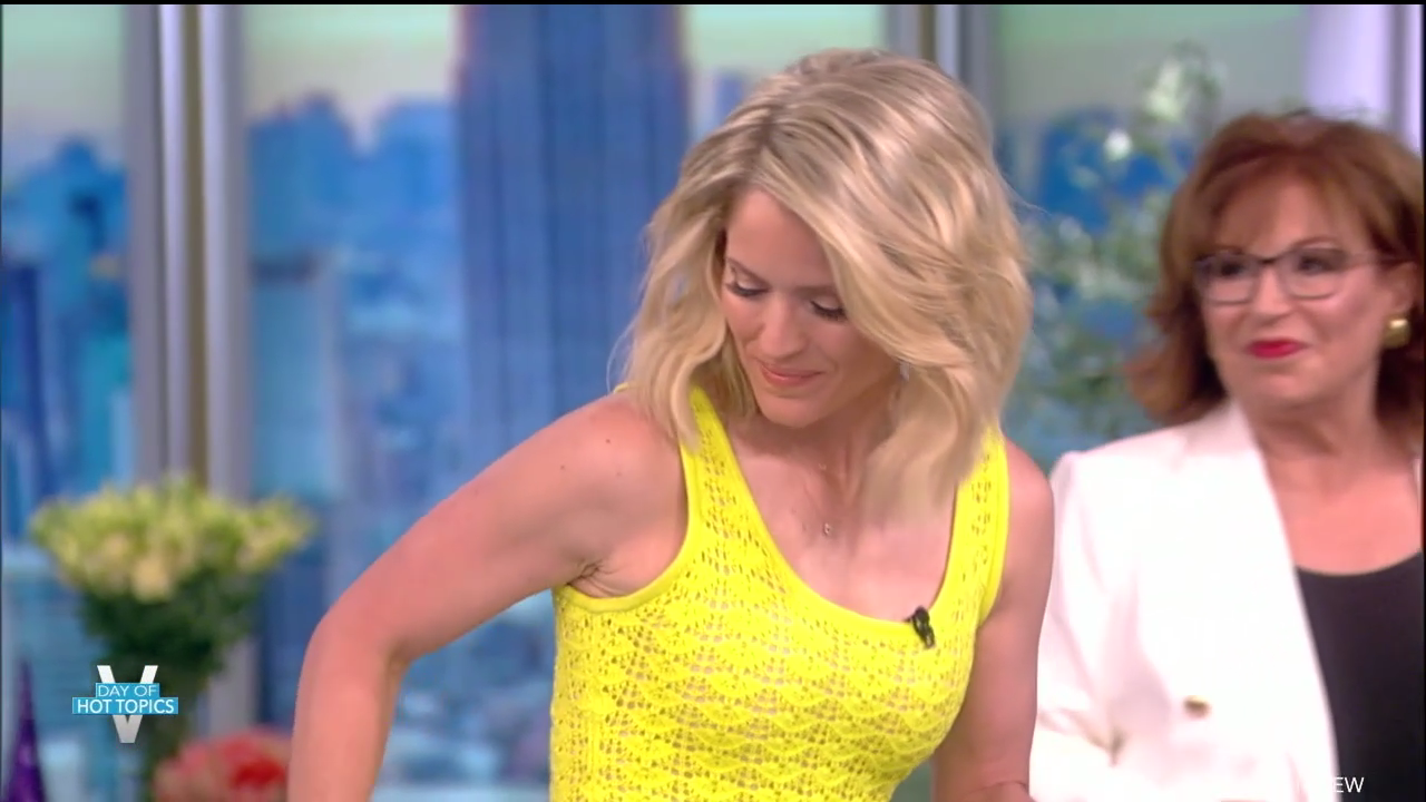 The View S25E163 2022-05-17-1100 (07).png
