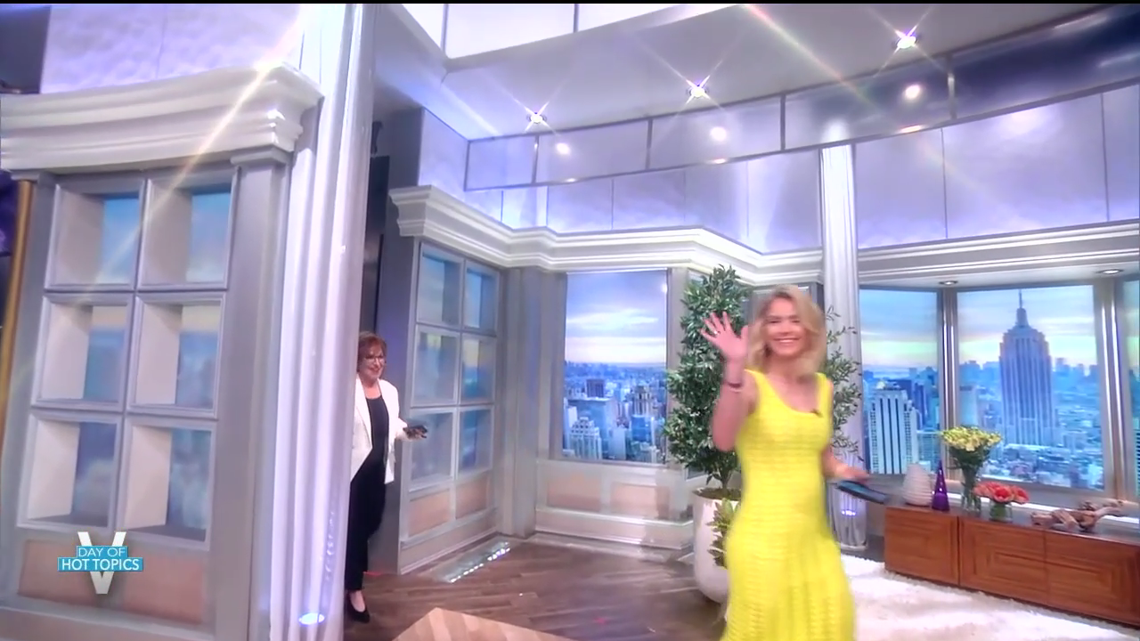 The View S25E163 2022-05-17-1100 (02).png