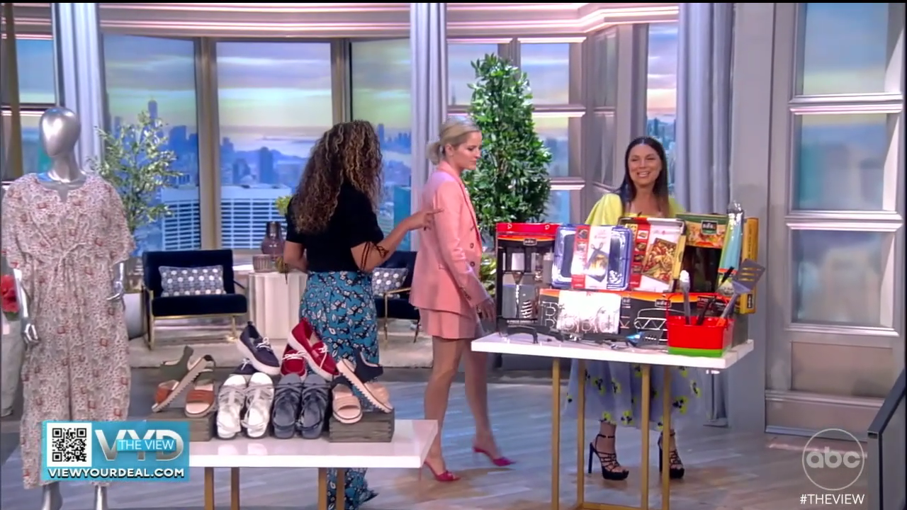 The View S25E167 2022-05-23-1100 (22).png