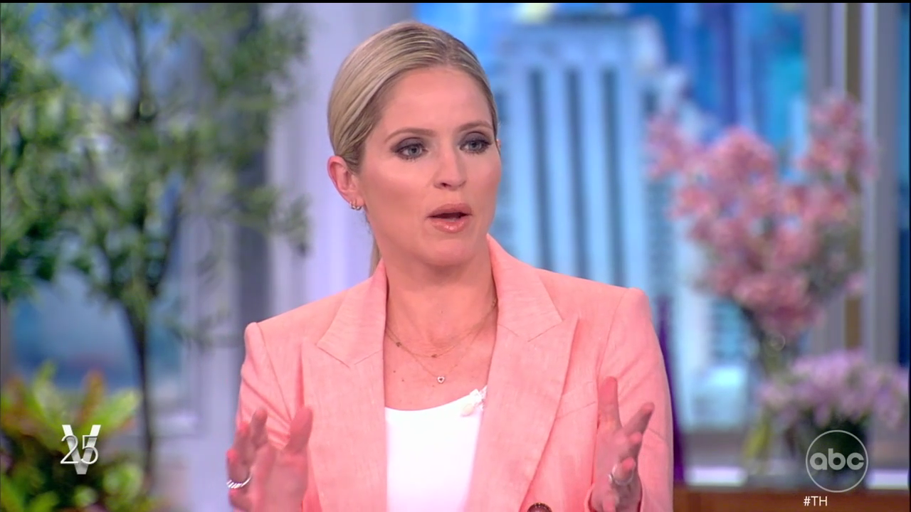 The View S25E167 2022-05-23-1100 (12).png