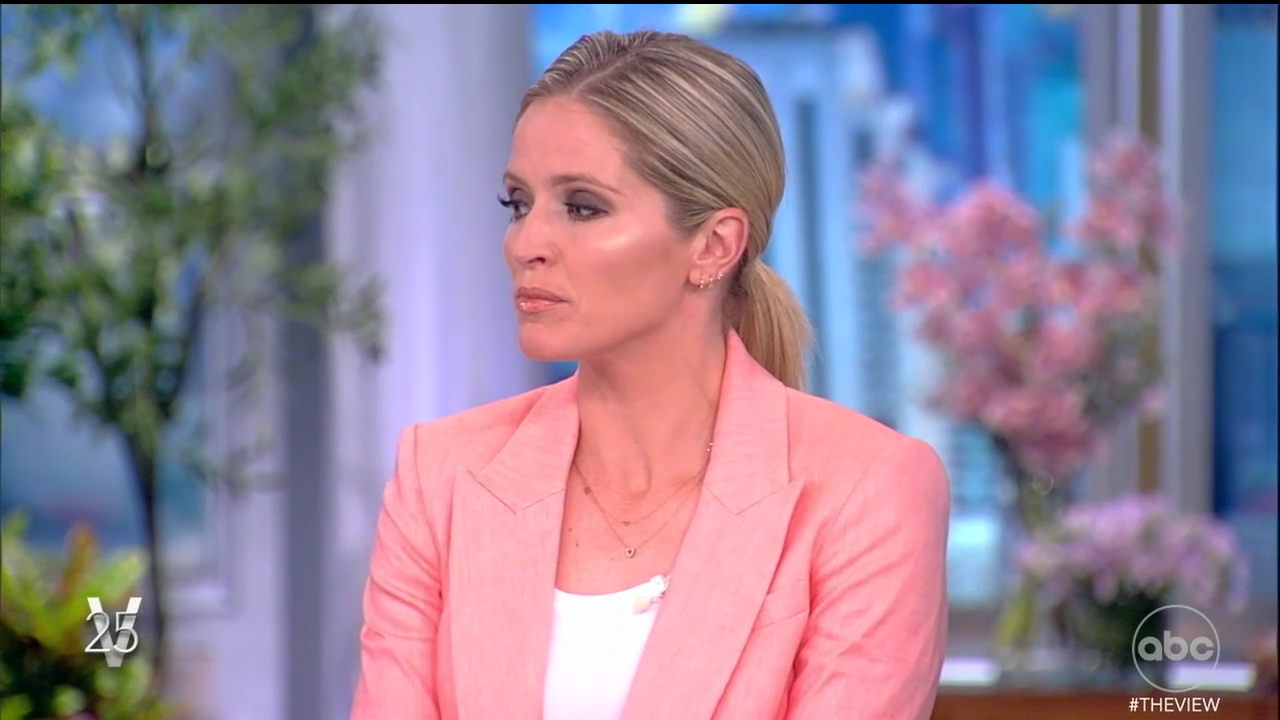The View S25E167 2022-05-23-1100 (10).png