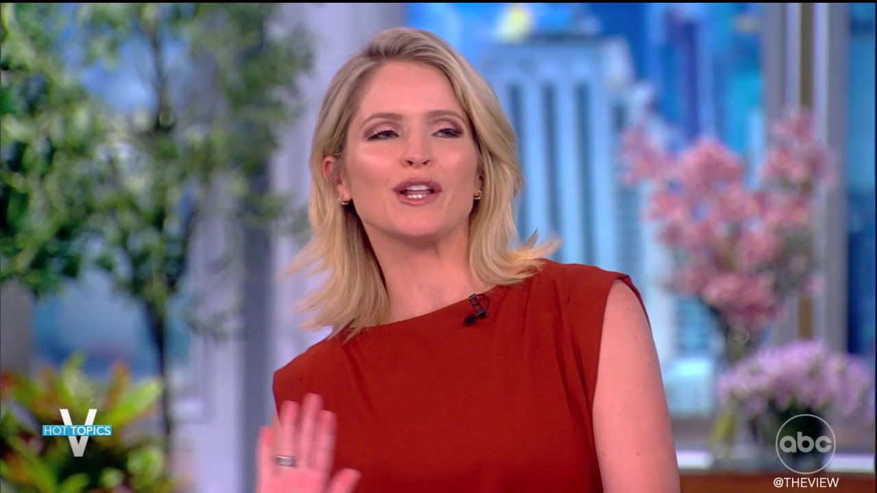 The View S25E168 2022-05-24-1100 (08).png