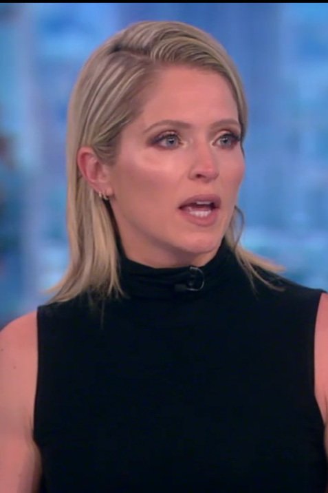 Sara Haines (5/25/2022)