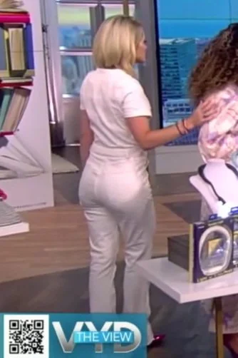 Sara Haines (6/14/2022)