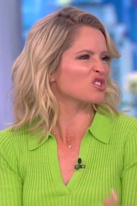 Sara Haines (7/18/2022)