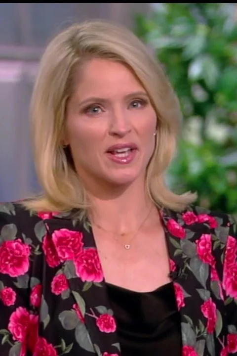 Sara Haines (7/25/2022)