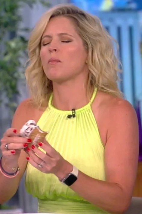 Sara Haines (7/27/2022)