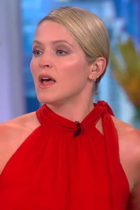 Sara Haines (7/28/2022)