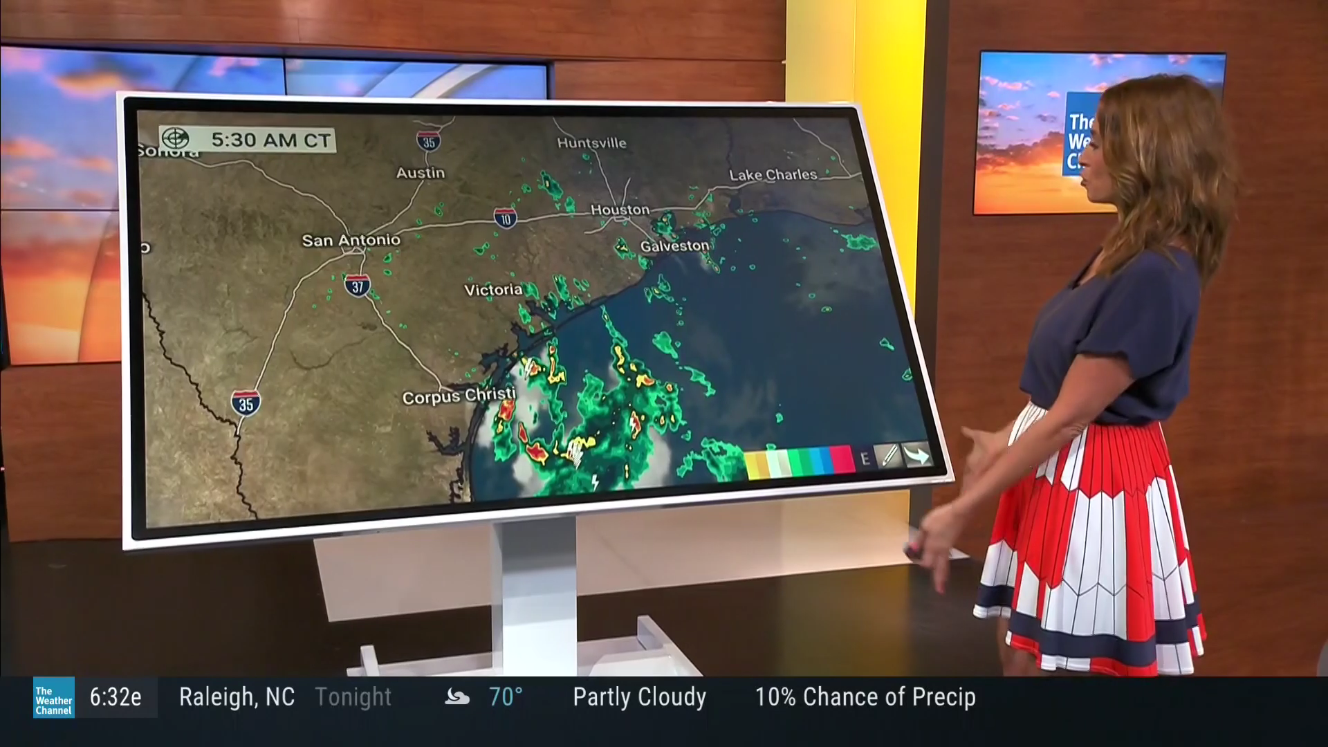 Stephanie Abrams (8/29/2022) — Newswomen