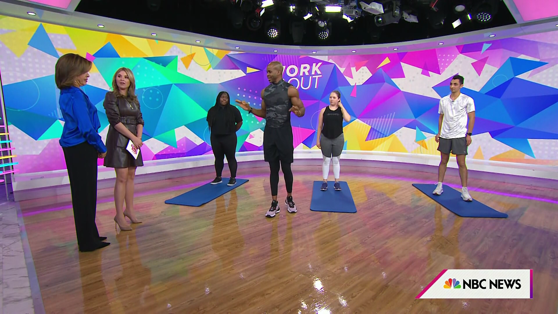 Today With Hoda & Jenna 2022-10-21-1000 (26).png