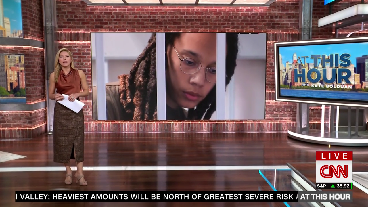 Kate Bolduan (10/25/2022) — Newswomen