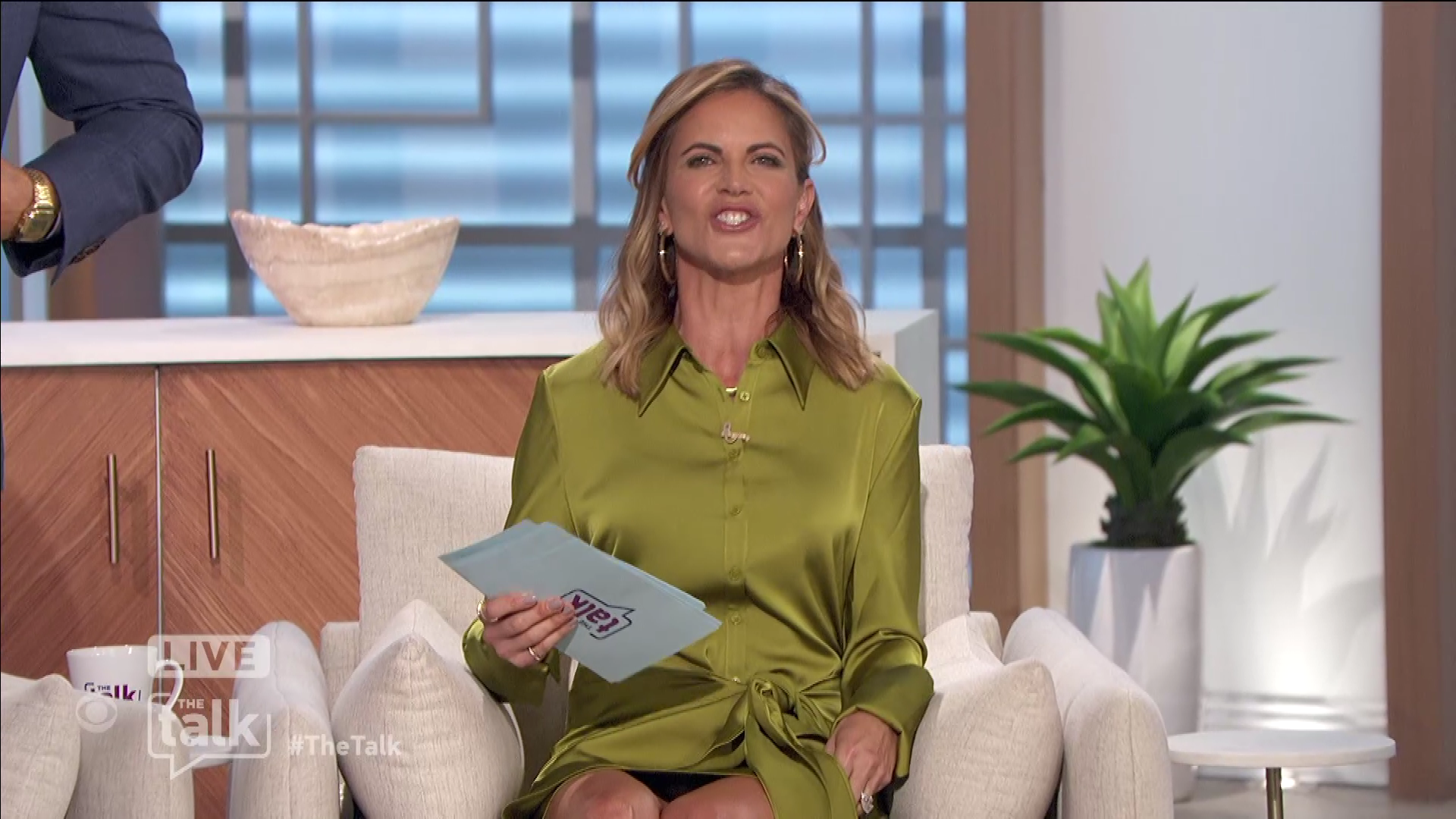 The Talk S14E06 2023-10-16-1400 (10).png