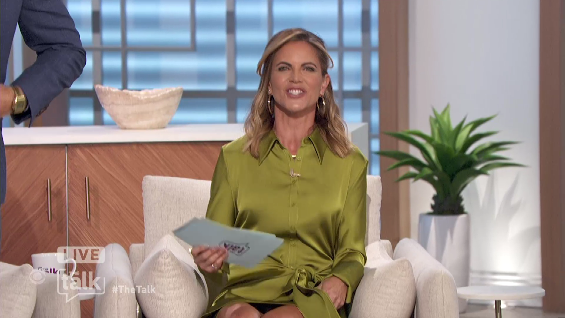 The Talk S14E06 2023-10-16-1400 (08).png