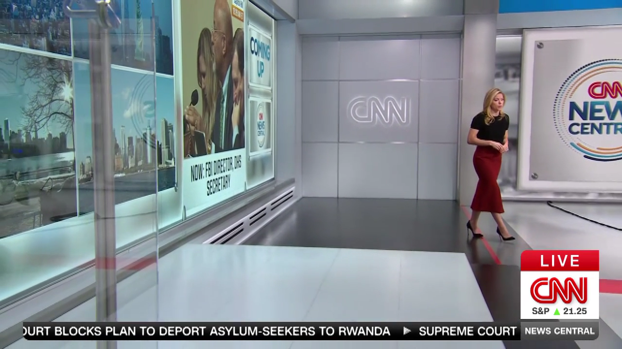 Kate Bolduan (11/15/2023) — Newswomen