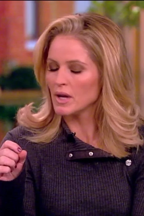 Sara Haines (11/15/2023)