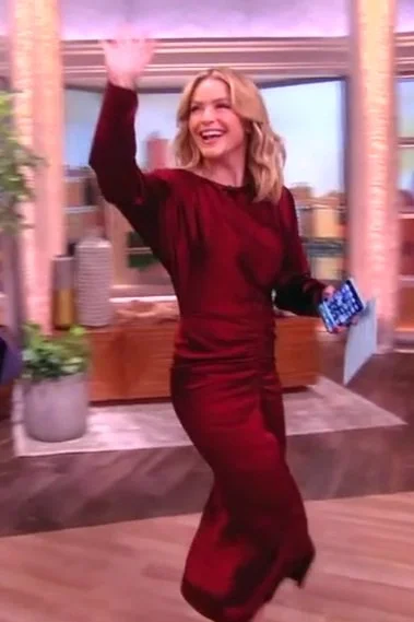 Sara Haines (11/17/2023)