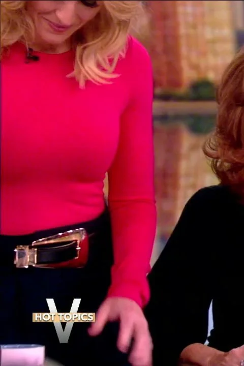 Sara Haines (11/21/2023)