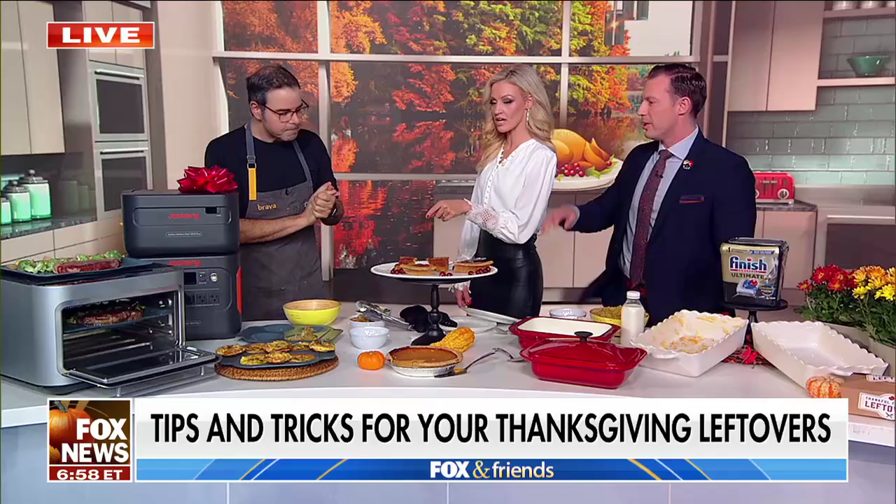 FOX and Friends 2023-11-24-0600 (06).png