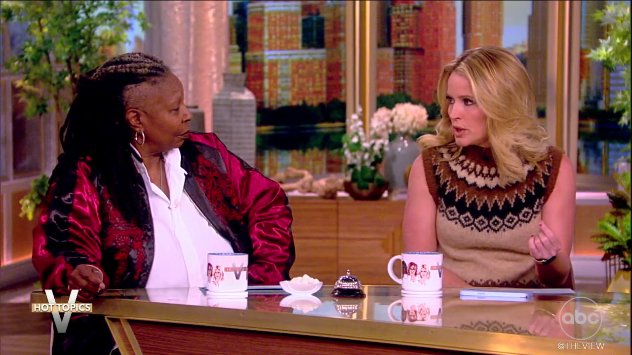 The View S27E59 2023-11-28-1100 (15).png