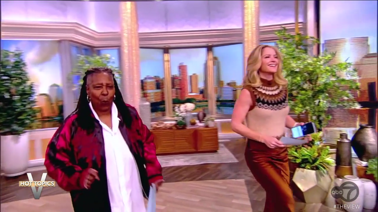 The View S27E59 2023-11-28-1100 (02).png