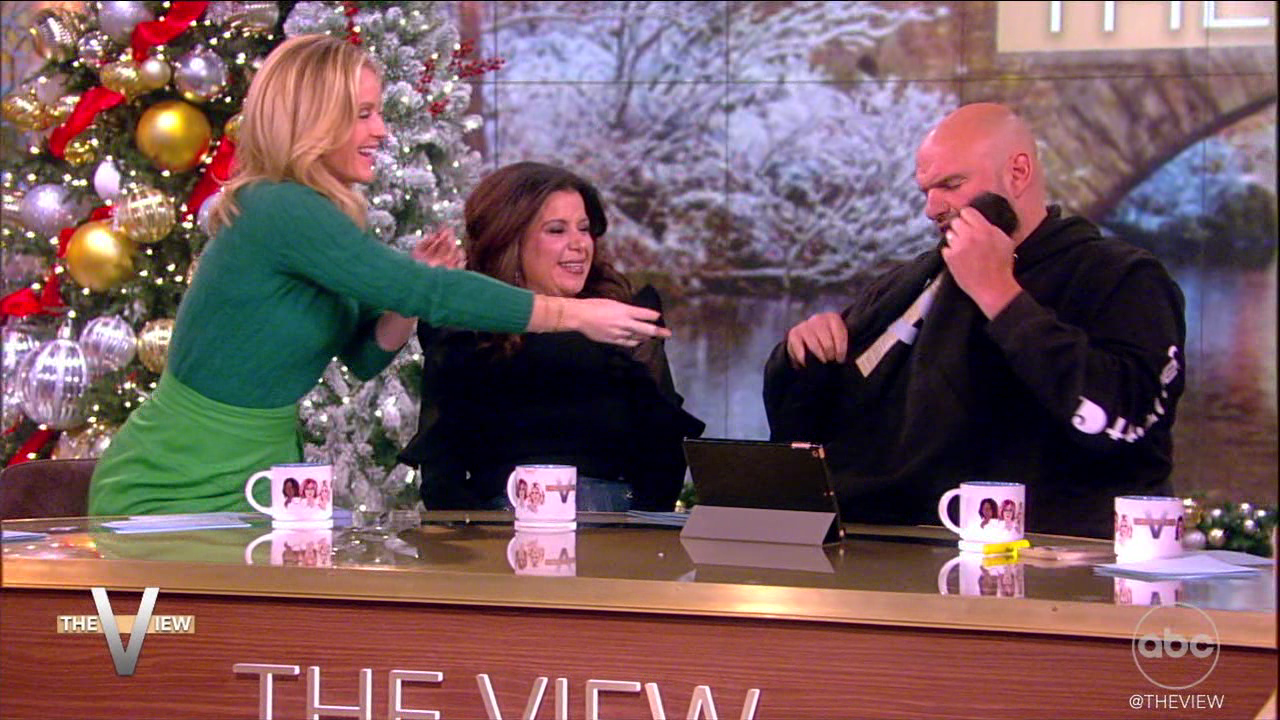 The View S27E62 2023-12-01-1135 (38).png
