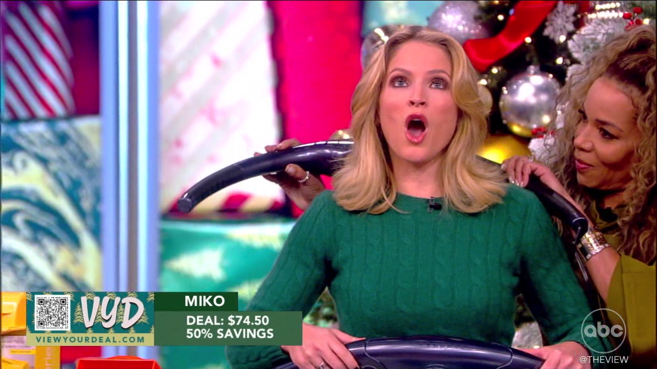 The View S27E62 2023-12-01-1135 (16).png