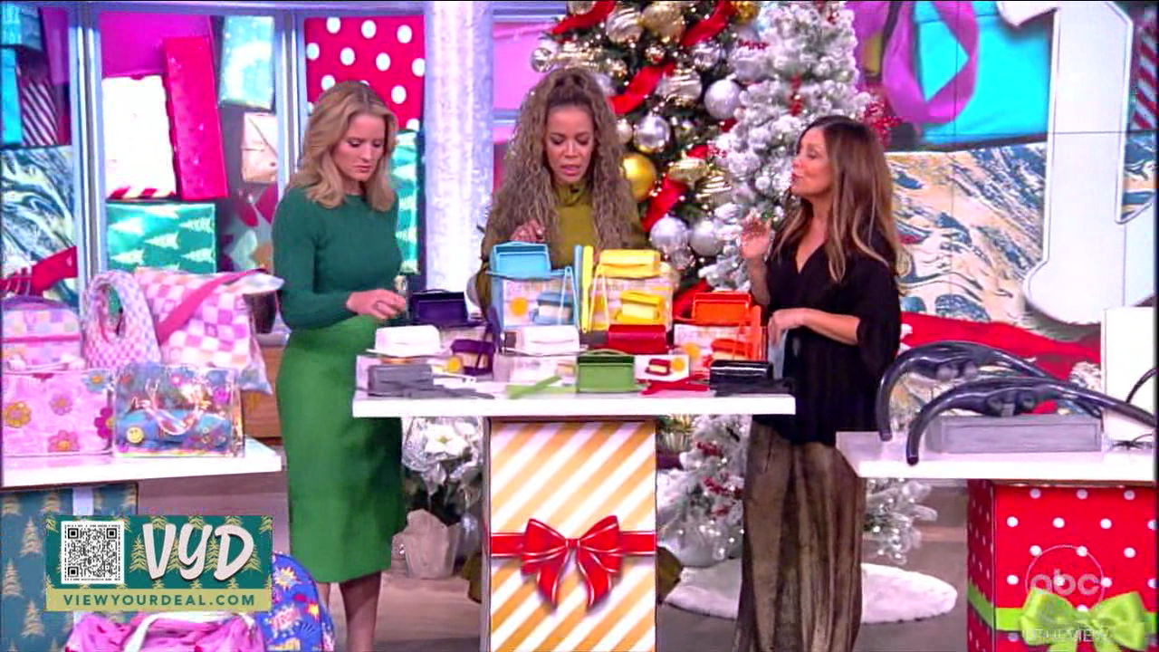 The View S27E62 2023-12-01-1135 (09).png