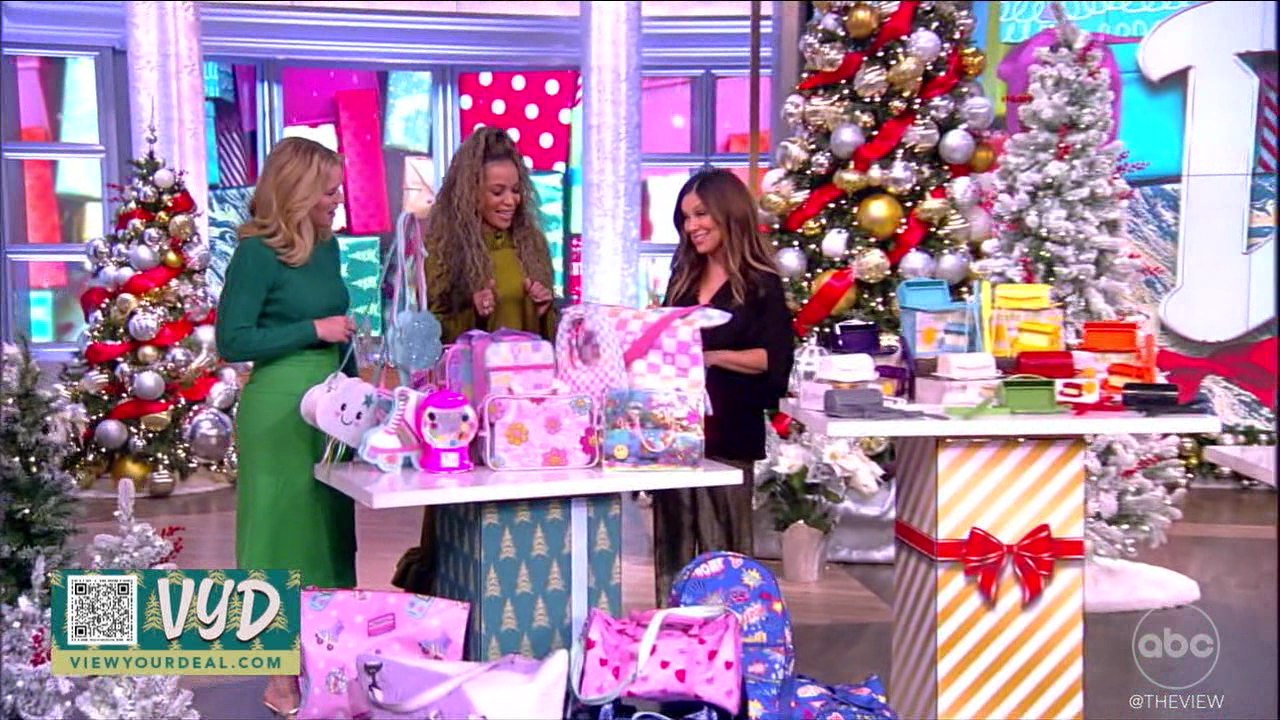 The View S27E62 2023-12-01-1135 (07).png