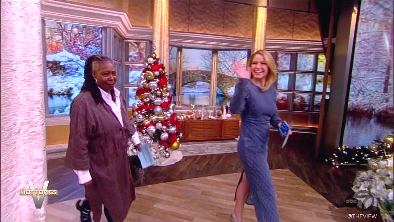 The View S27E63 2023-12-04-1100 (14).png