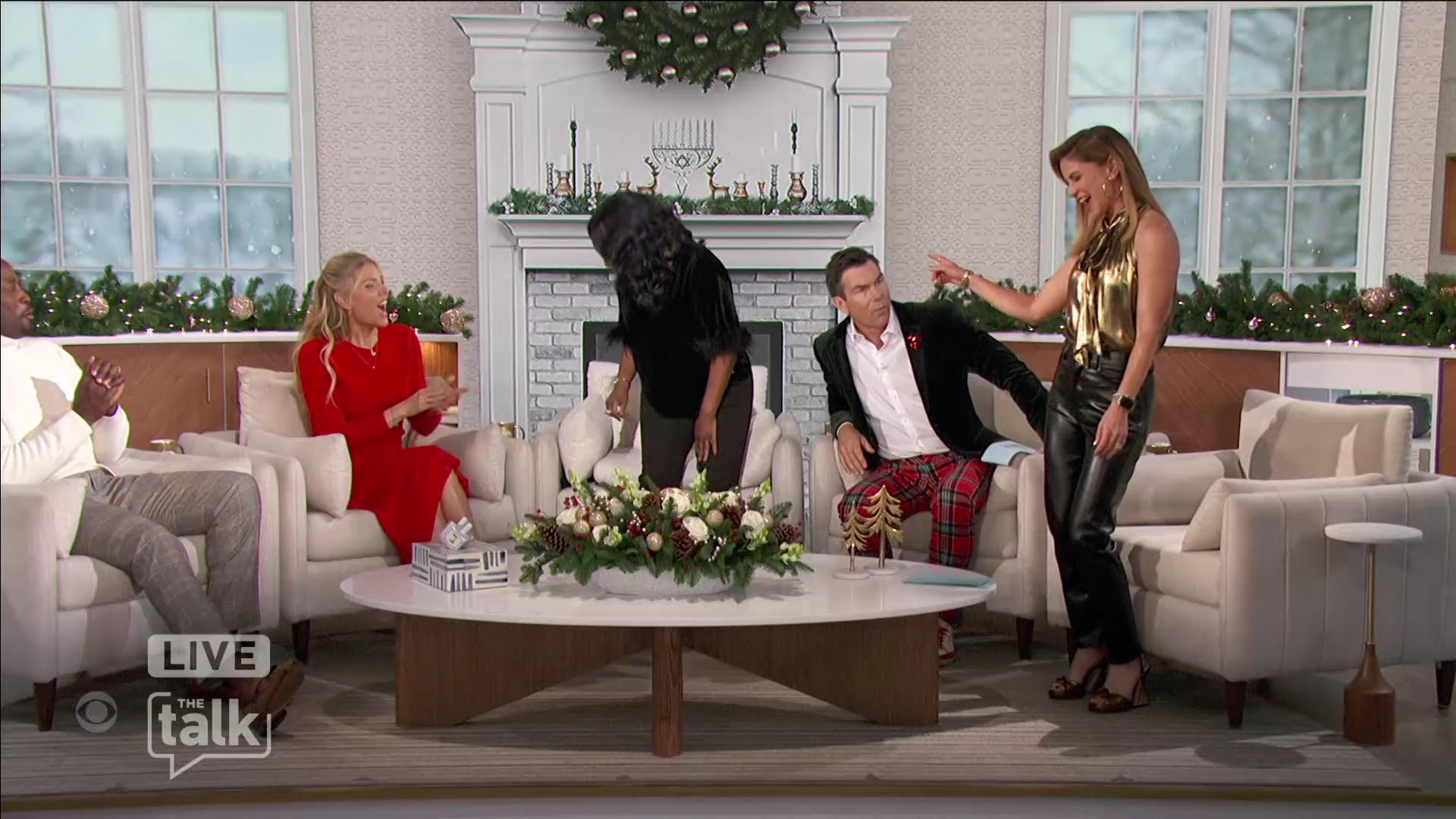 The Talk S14E40 2023-12-05-1400 (35).png