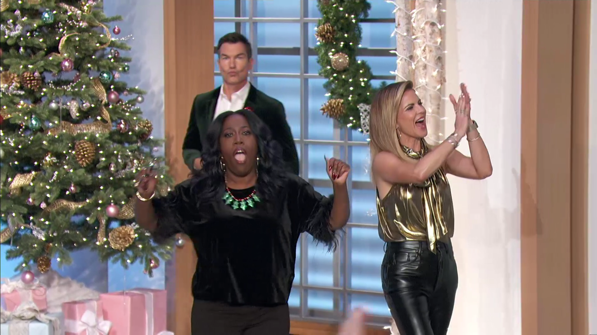 The Talk S14E40 2023-12-05-1400 (05).png