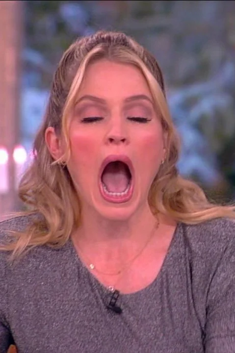 Sara Haines (12/12/2023)