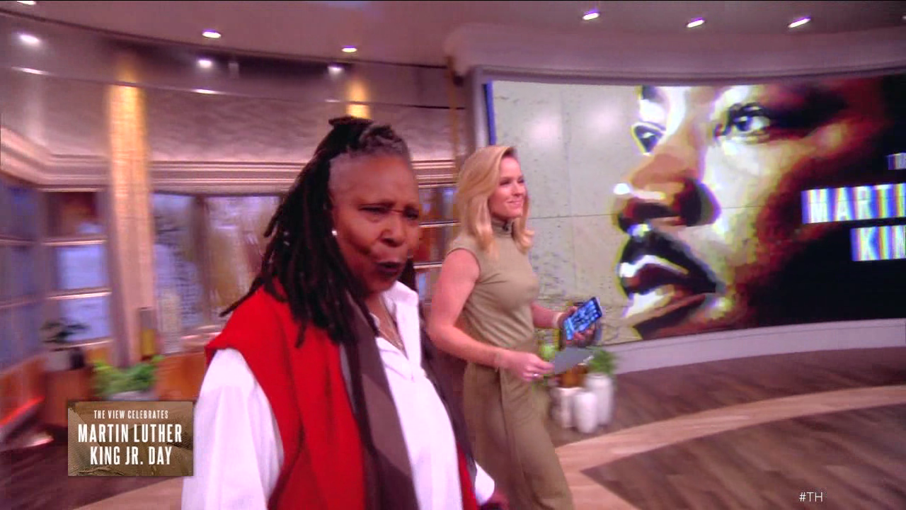 The View S27E82 2024-01-15-1100 (06).png