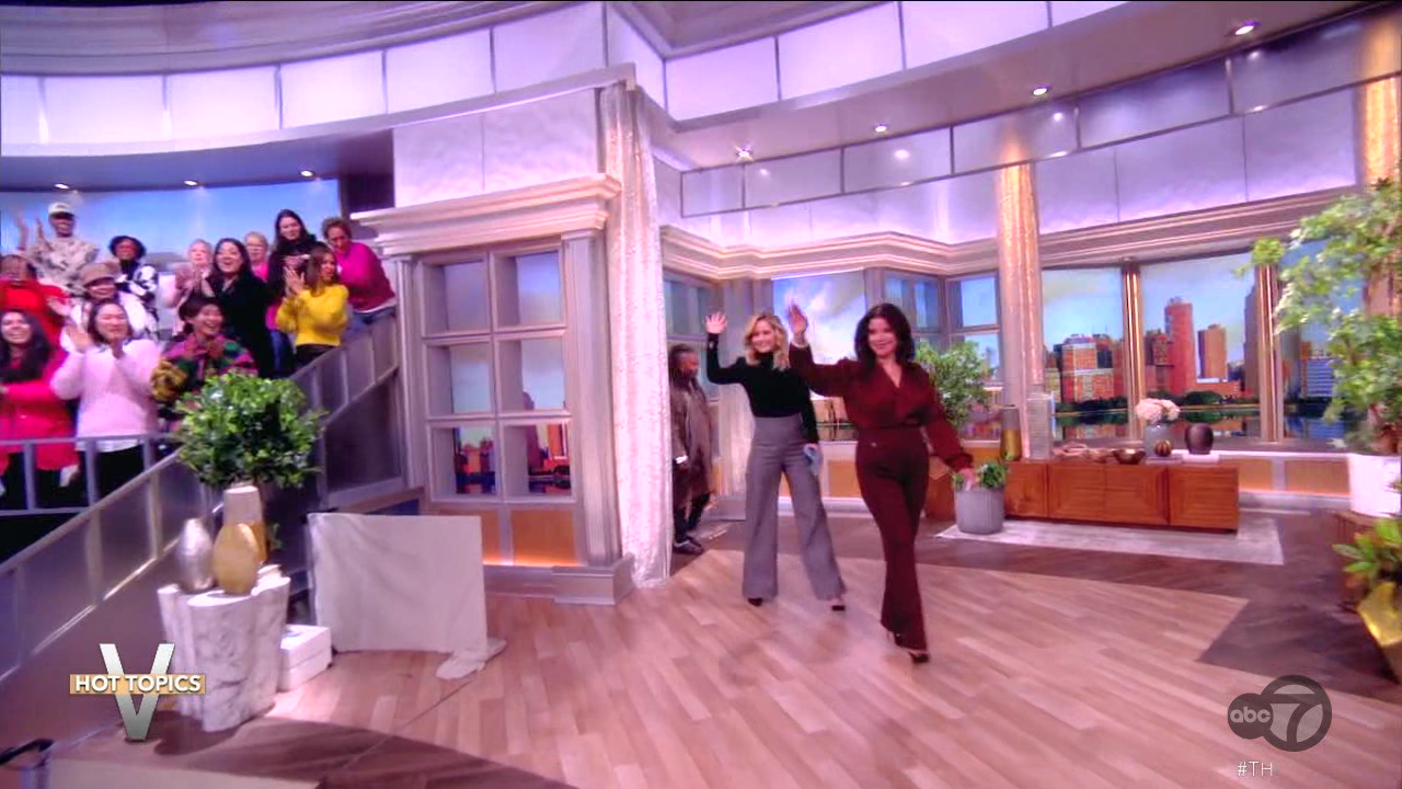 Sara Haines (1/17/2024) — Newswomen