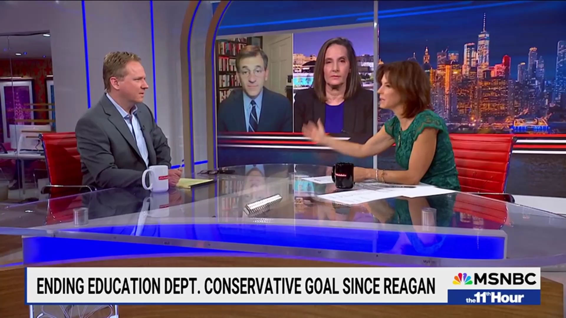 Stephanie Ruhle Falling Stephanie Ruhle (3/20/2025) — Newswomen