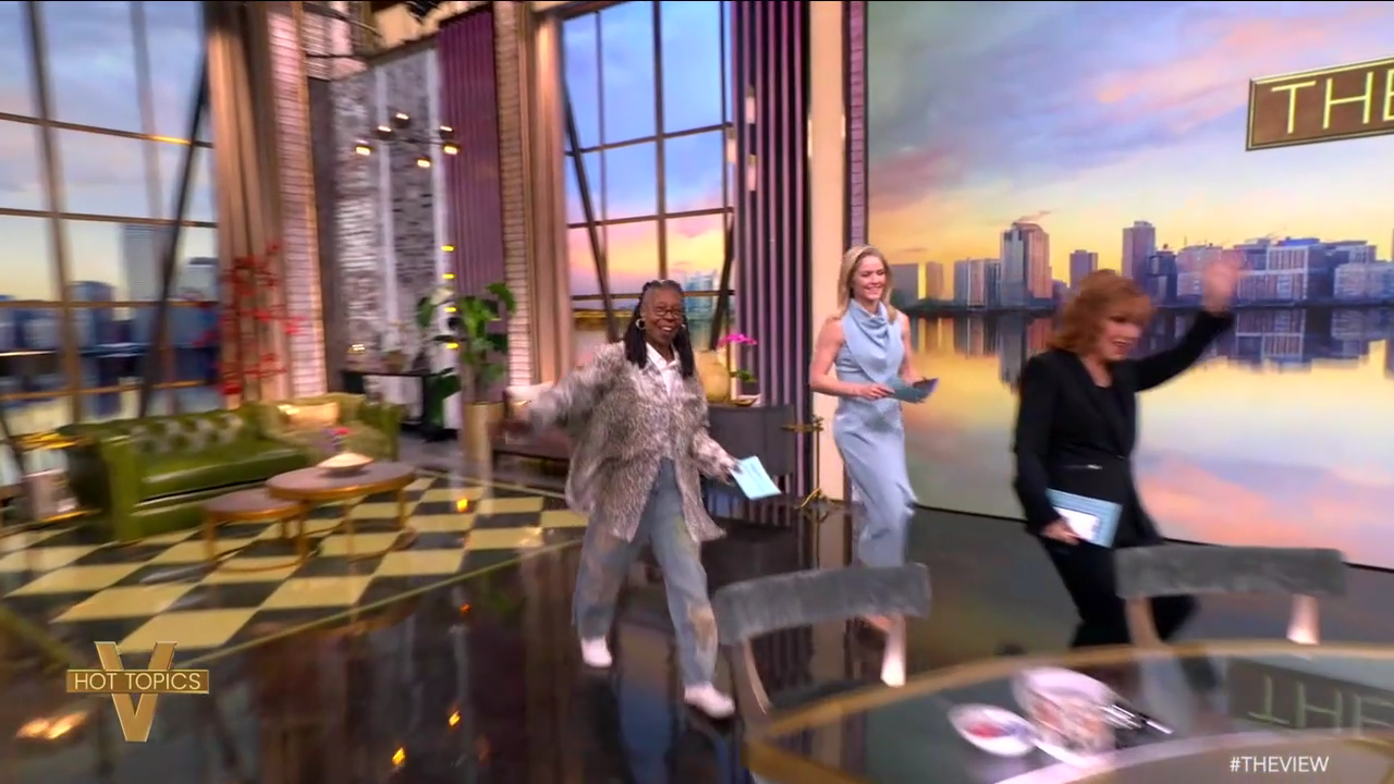 The View S28E133 2025-03-25-1100.png