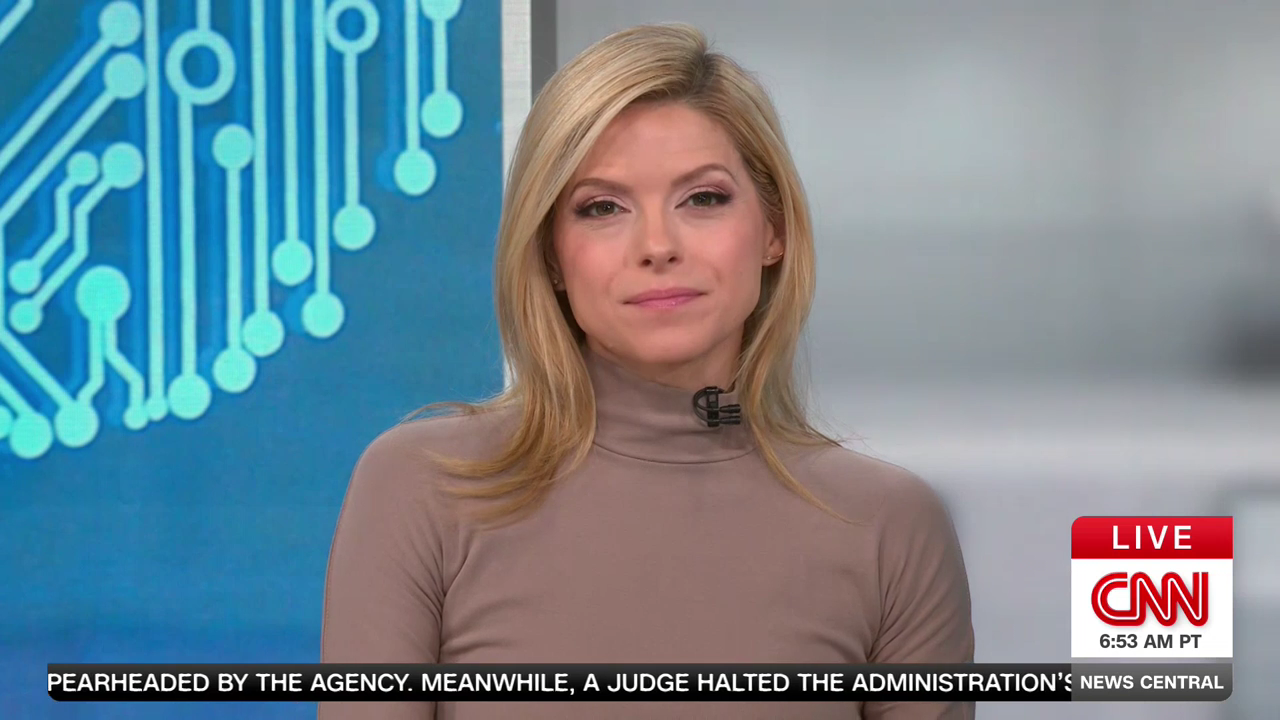 Kate Bolduan (10/16/2025) — Newswomen