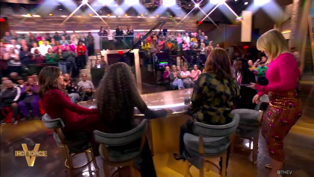 The View S29E46 2025-11-10-1100 (12).png
