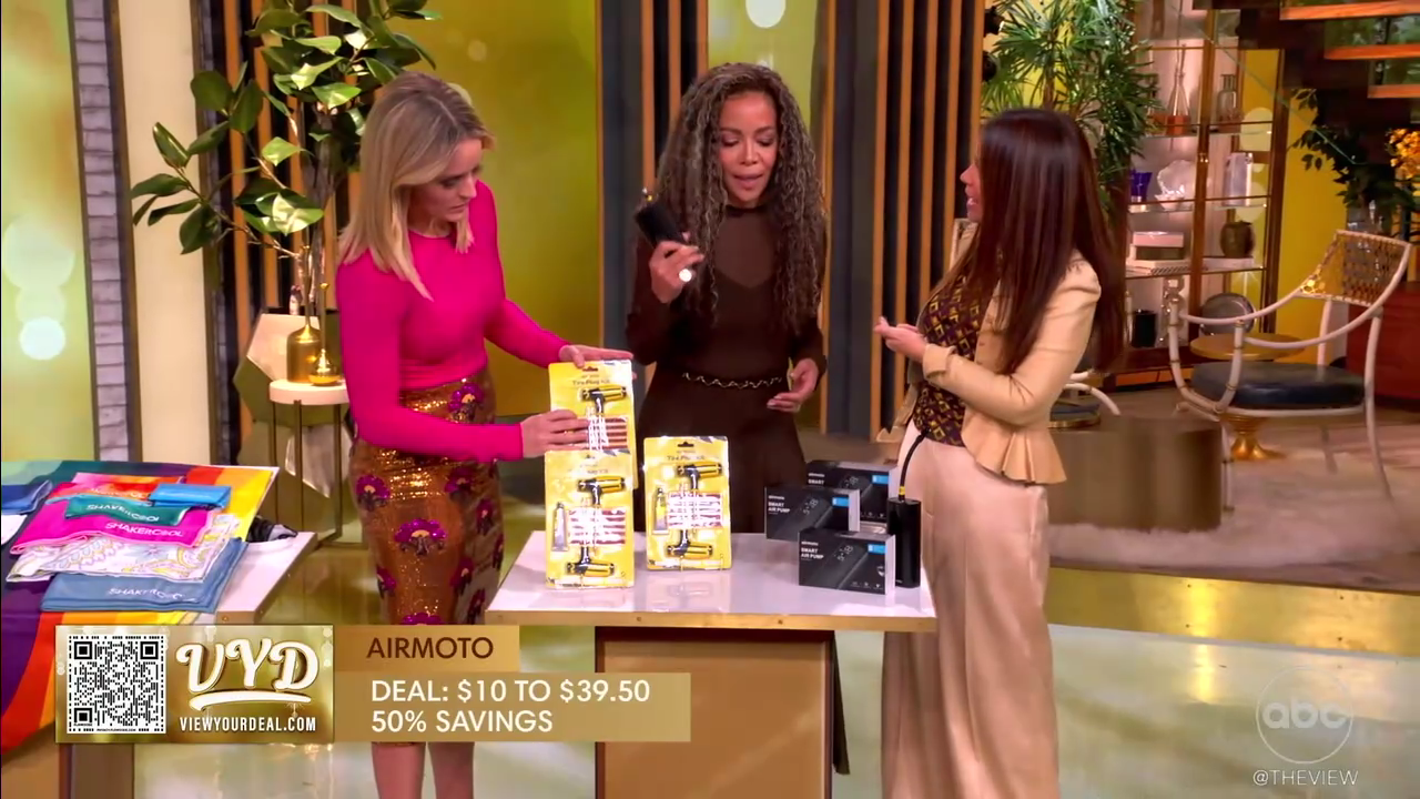 The View S29E46 2025-11-10-1100 (70).png