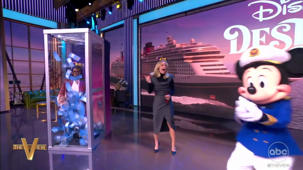 The View S29E47 2025-11-11-1100 (30).png