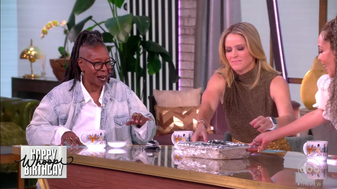 The View S29E49 2025-11-13-1100 (06).png