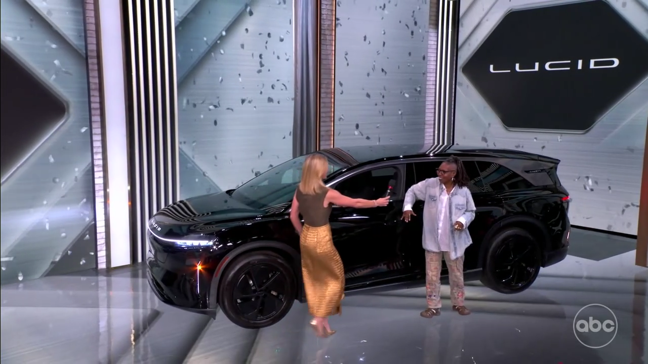 The View S29E49 2025-11-13-1100 (67).png