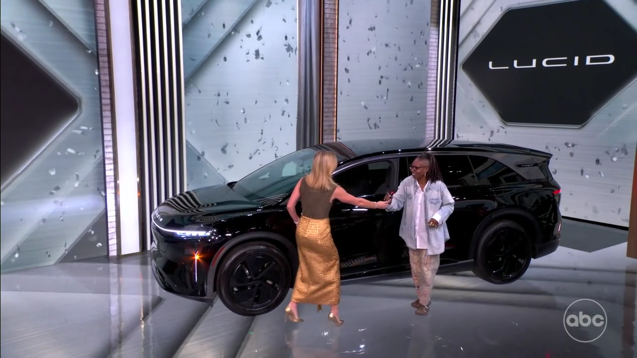 The View S29E49 2025-11-13-1100 (68).png