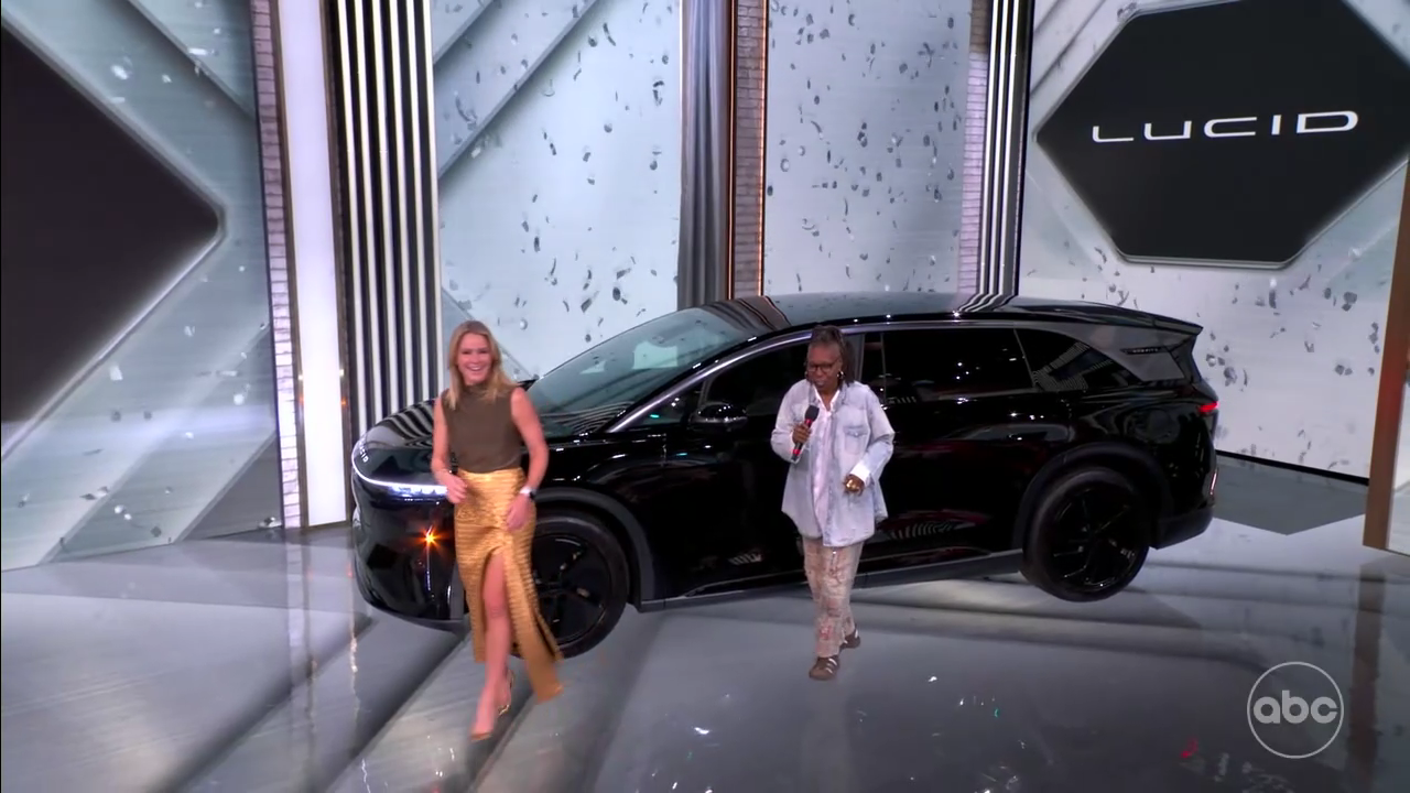 The View S29E49 2025-11-13-1100 (71).png