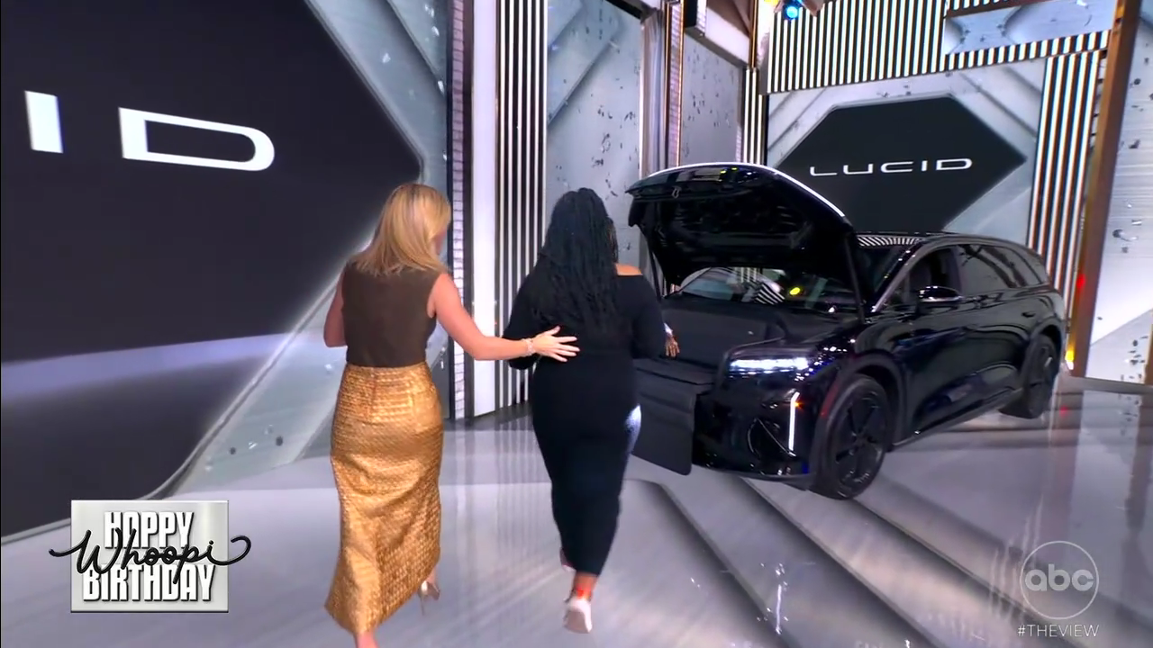 The View S29E49 2025-11-13-1100 (74).png