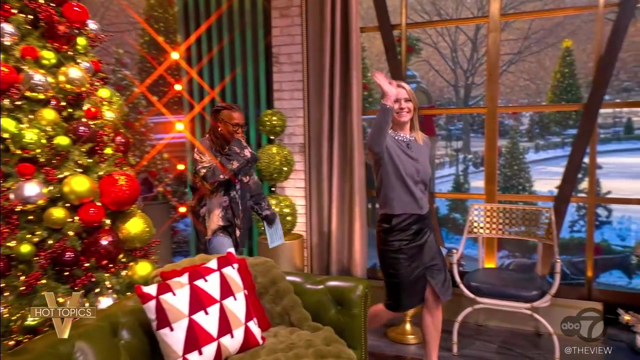 The View S29E65 2025-12-09-1100 (03).png