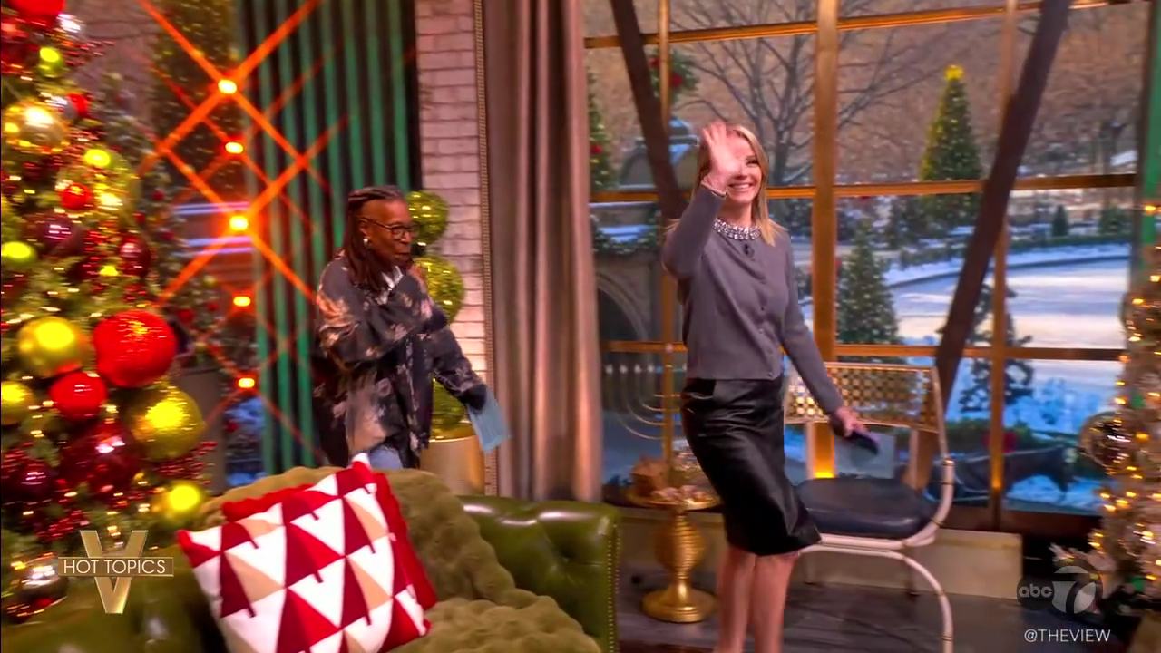 The View S29E65 2025-12-09-1100 (04).png