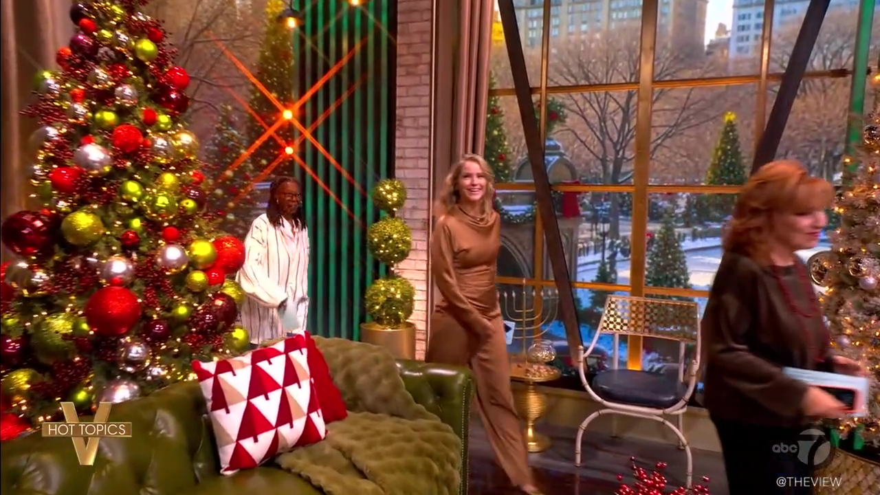 The View S29E66 2025-12-10-1100 (02).png