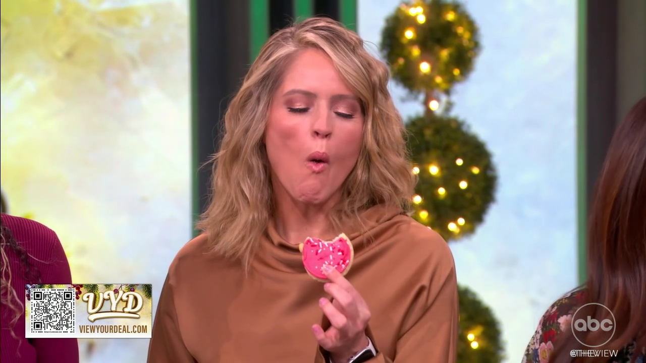 The View S29E66 2025-12-10-1100 (23).png