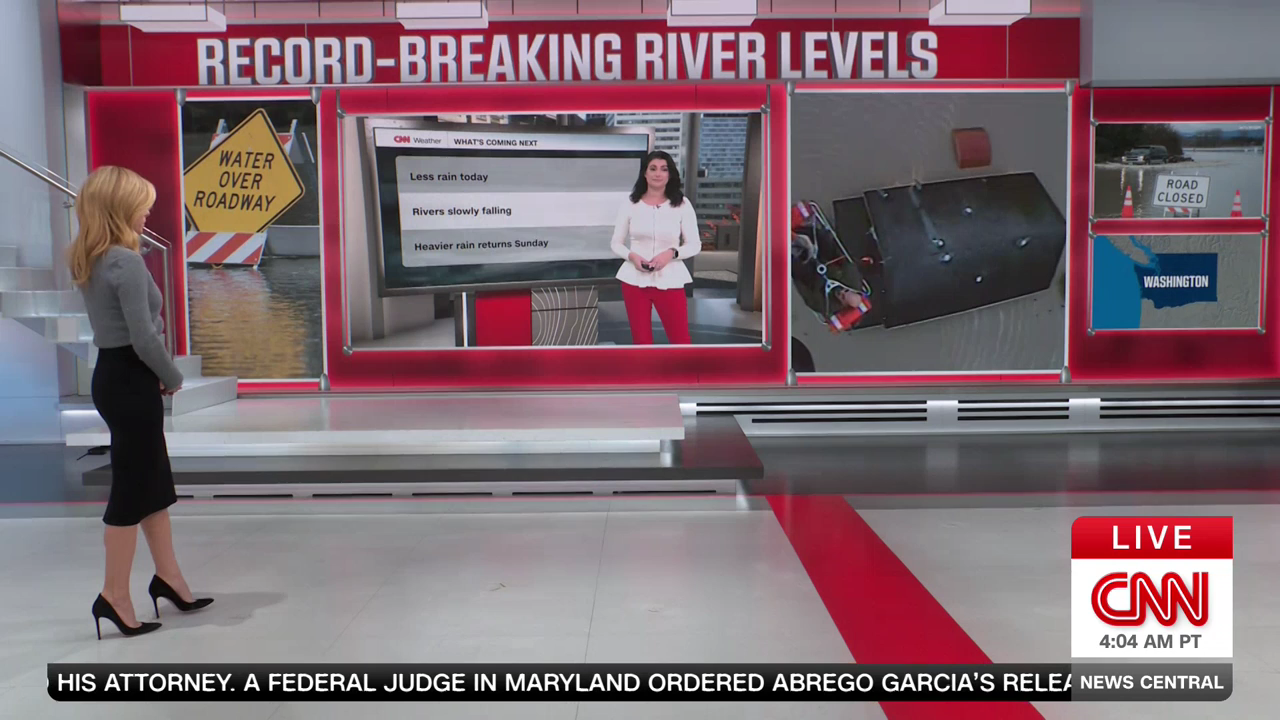 CNN News Central 2025-12-12-0700 (15).png